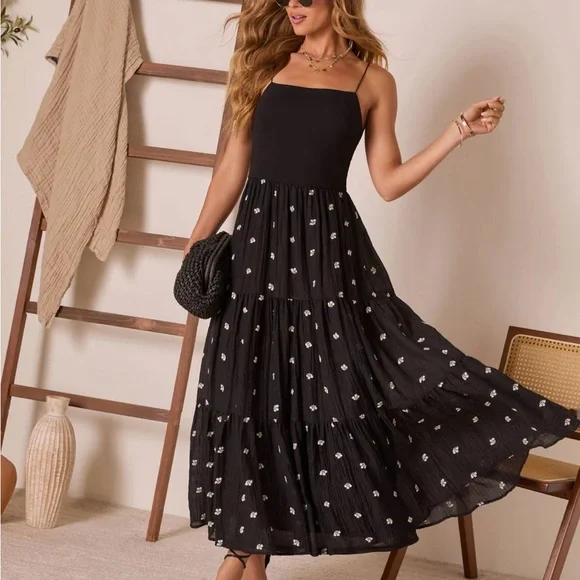 Vici - Moonflower Tiered Floral Maxi Dress - Picture 2 of 7